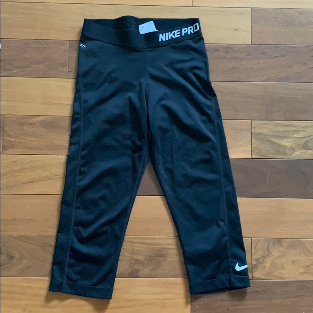 Nike pro leggings (cropped)